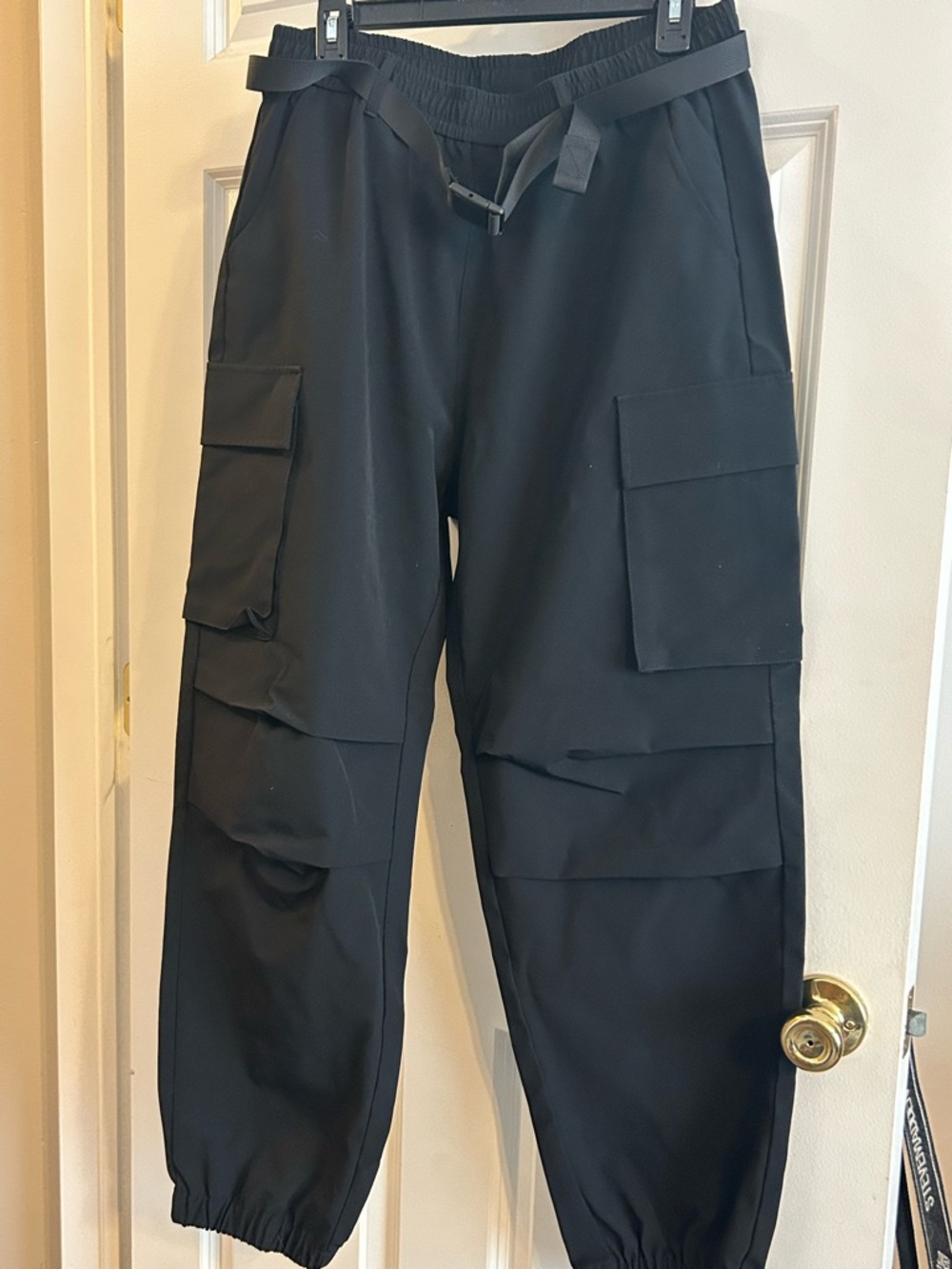 HALARA Black Cargo Jogger Pants with Utility Pockets